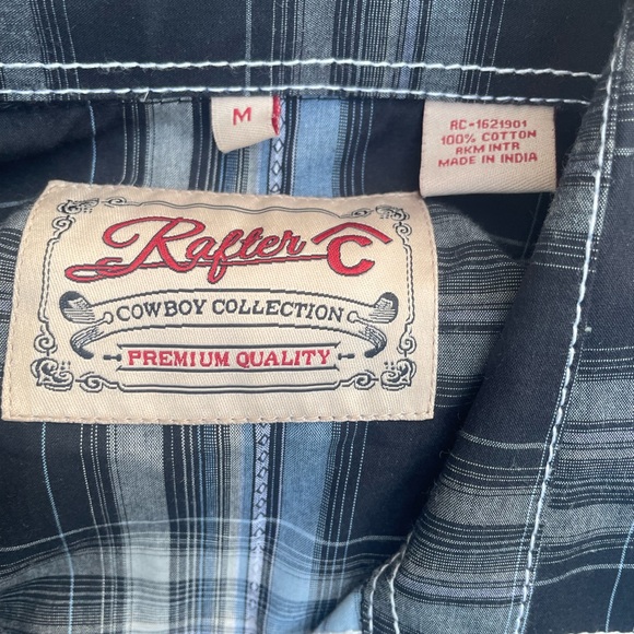 Casual Men's Black and Blue Plaid Shirt - Picture 2 of 4